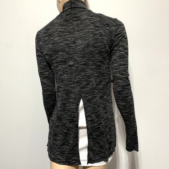 We The Free People Women’s Top Black Stone Cold Turtleneck Back Slit Size XS - Picture 5 of 6